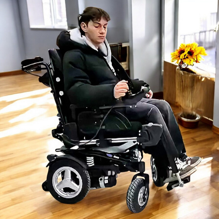 Invacare Bora Özellikli Akülü Tekerlekli Sandalye