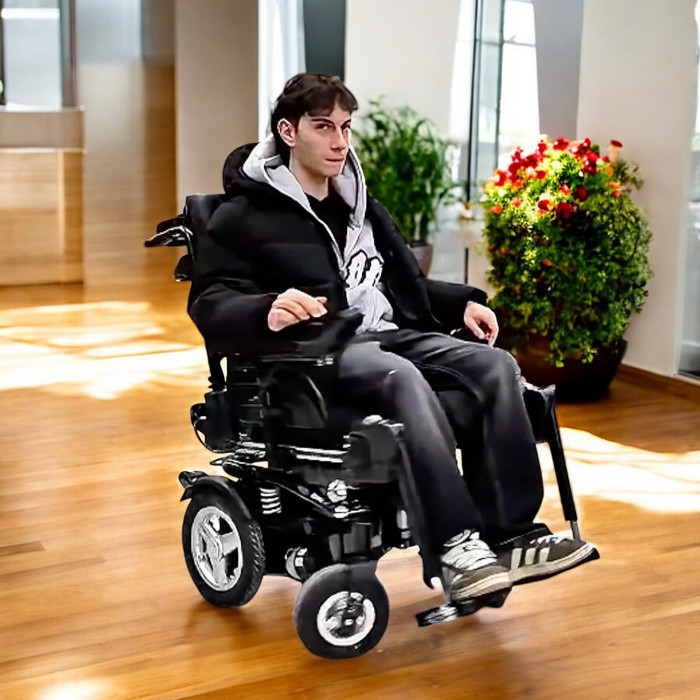 Invacare Bora Özellikli Akülü Tekerlekli Sandalye