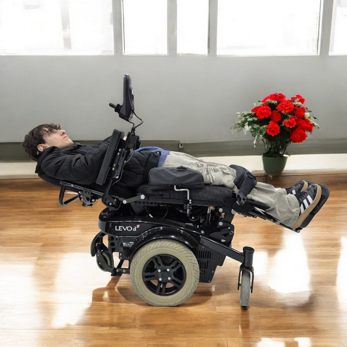 Levo Combi Ayağa Kaldıran Akülü Sandalye
