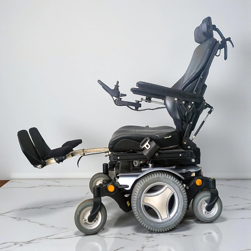 Permobil M400 Özellikli Akülü Tekerlekli Sandalye